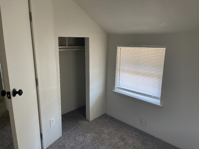 Building Photo - 739 Cashmere St