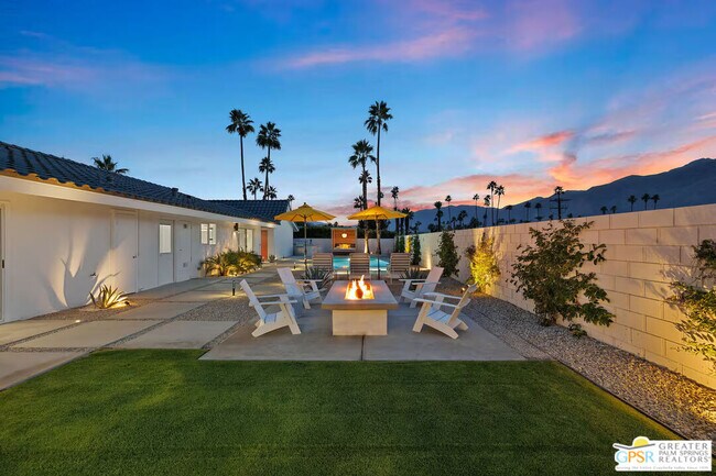 Building Photo - 945 N Buttonwillow Cir