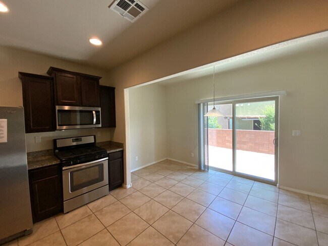 Building Photo - 4 Bedroom Home Available in Juan Tabo Hills!