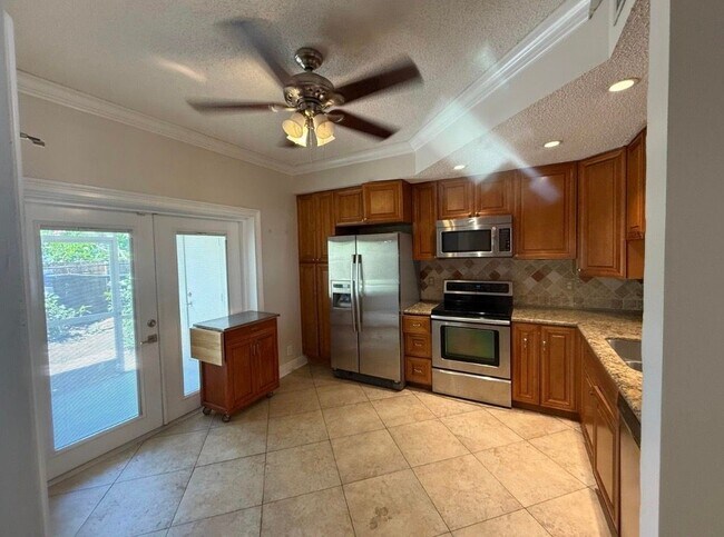 Primary Photo - 926 Kokomo Key Ln