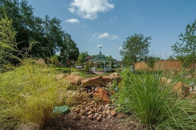 Building Photo - 2110 Whiteback Dr