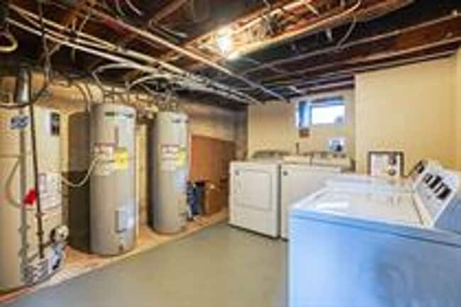 Building Photo - 255 1st Ave E N