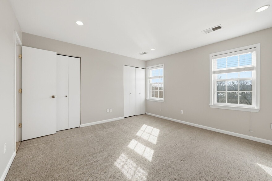 Building Photo - 6701 Washington Blvd