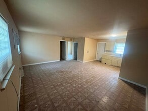 Building Photo - 221/223/225/227 Maria Street