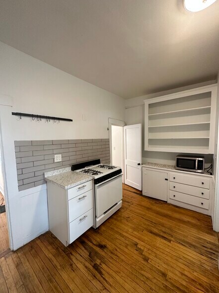 Building Photo - 150 5th St