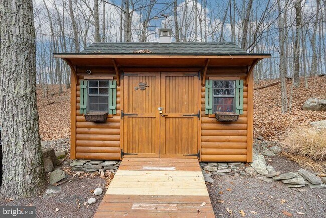 Building Photo - 1212 Acacia Dr