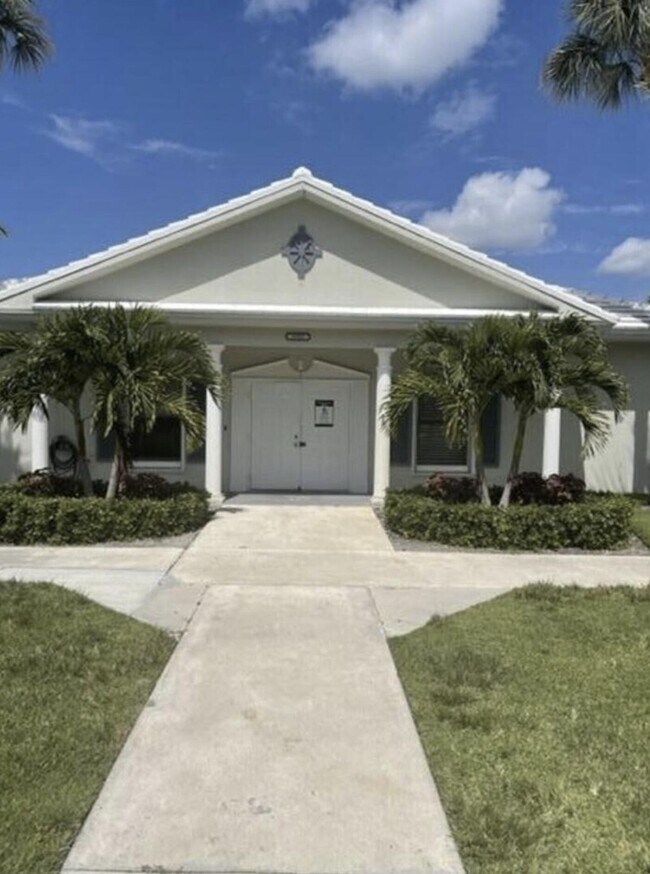 Building Photo - 3636 Whitehall Dr