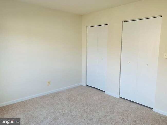 Building Photo - 200 Chesterfield Ln