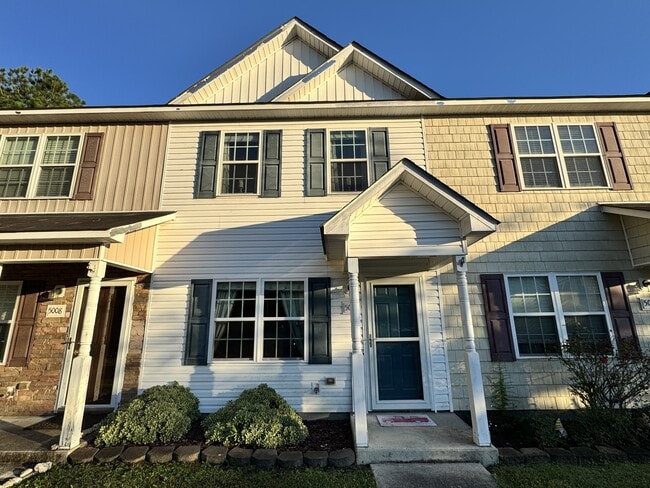 Primary Photo - 5006 Banister Loop