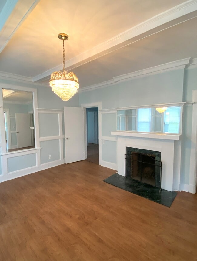 Building Photo - 82 Bergen Ave