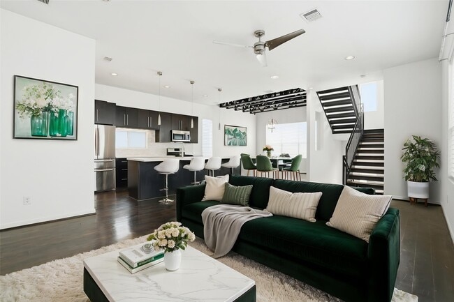 Building Photo - 4704 Crawford St