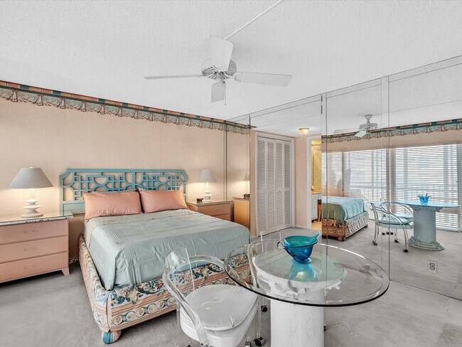 Building Photo - 1537 E Hillsboro Blvd