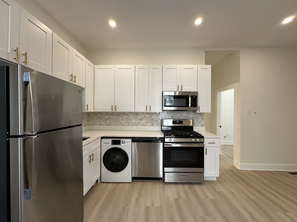 Building Photo - 1322 W Ohio St