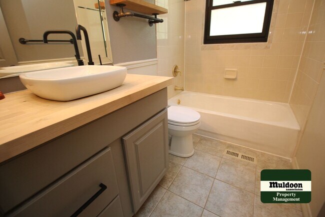 Building Photo - Beautiful Home located in Chipita Park, Ca...