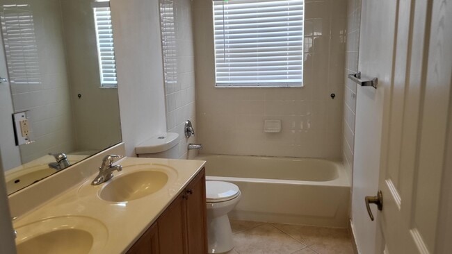 Building Photo - 4088 Lake Tahoe Cir