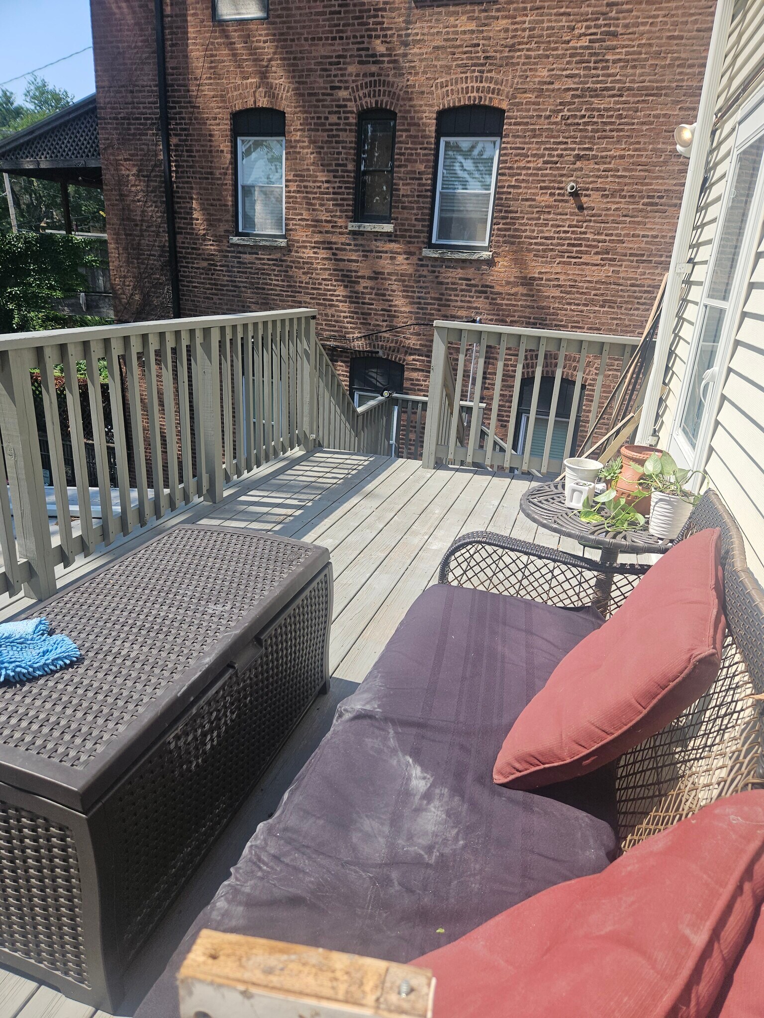 Building Photo - 6040 N Avondale Ave