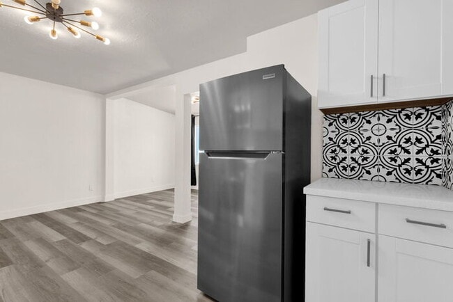 Building Photo - BRAND NEW EVERYTHING IN UPTOWN/BILTMORE AREA