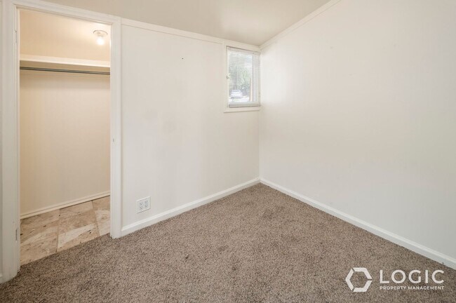 Building Photo - 1309 E 400 S