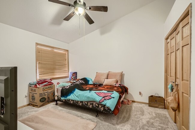 Building Photo - Beautiful 3-Bed 3-Bath Townhouse in Shoreview!