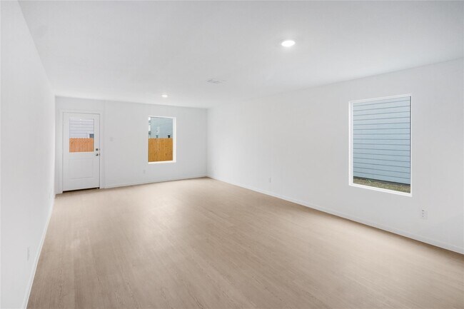 Building Photo - 725 Wagtail Dr