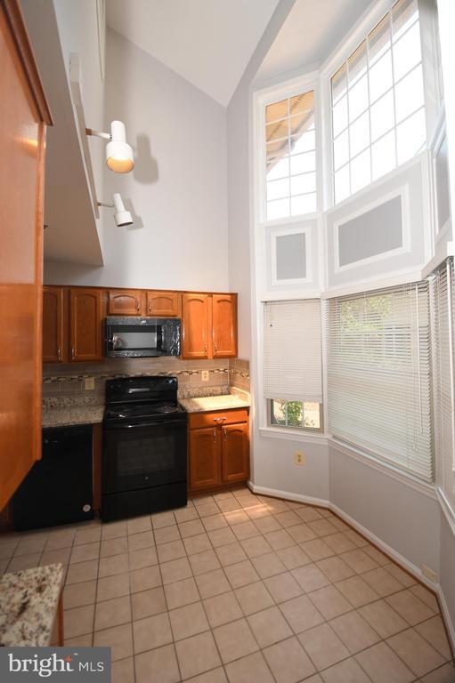Building Photo - 601 N Tazewell St