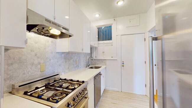 Building Photo - 1046 Mason St