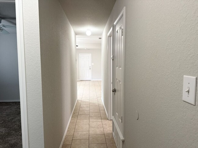 Building Photo - 716-716 Stribling Cir