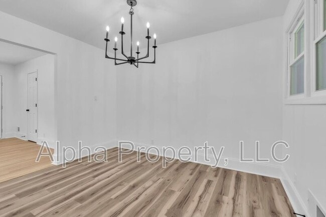 Building Photo - 403 Watkins Rd