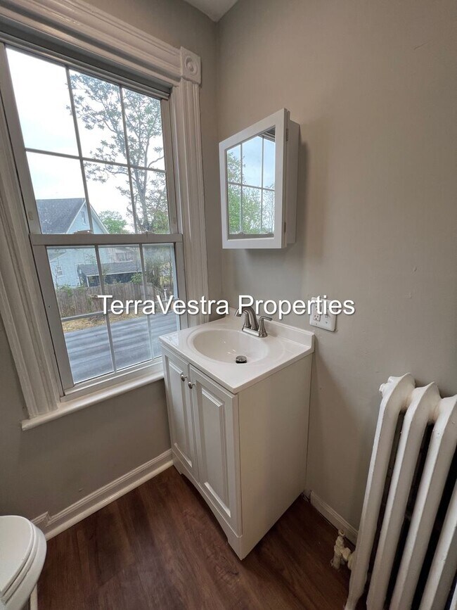 Building Photo - 4 Bed in Millville! Eligible for $500 Security Deposit.