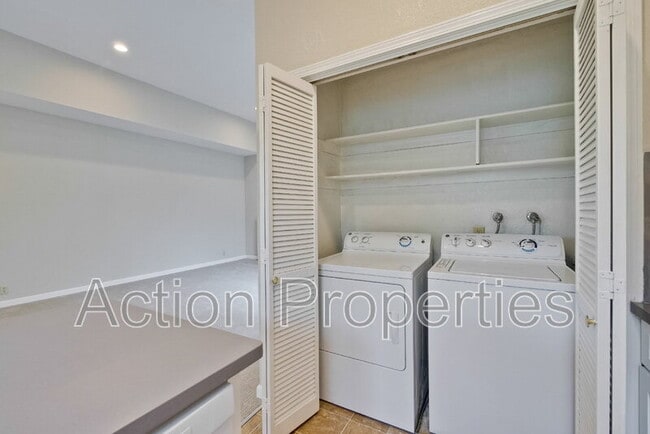 Building Photo - 1341 Meadow Ridge Cir