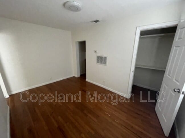 Building Photo - 829 5th St N