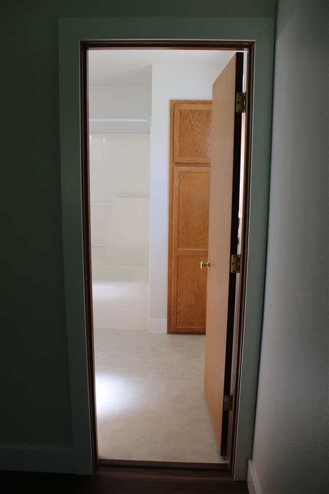 Building Photo - 3 Bedroom, 2 Bathroom House in Burlington!