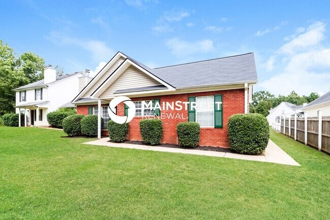 Building Photo - 3 Bedroom Pet-Friendly Home in Jonesboro, GA with Main Street Renewal