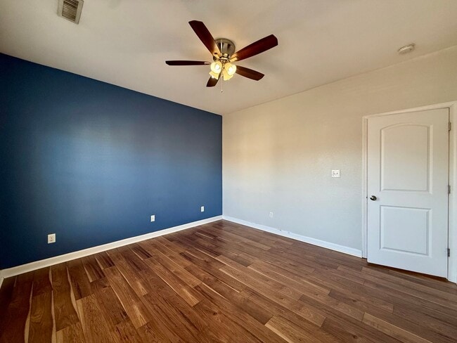 Building Photo - Modern living in the heart of Greenbrier - 4 BR home with open layout