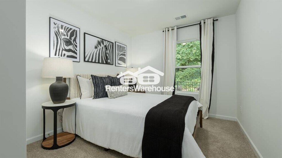 Building Photo - 1392 Grove Park Pl NW