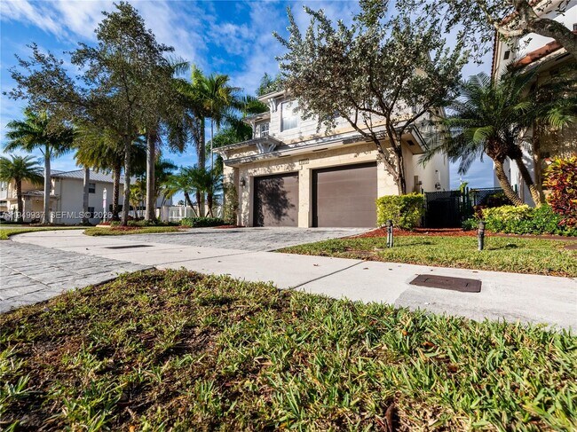 Building Photo - 7010 NW 106th Ave