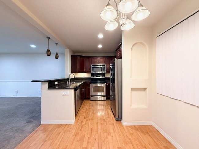 Building Photo - Second Story 1 Bedroom / 1 Bath Condo Near SDSU - Pets ok