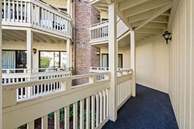 Building Photo - 2805B N Ocean Blvd