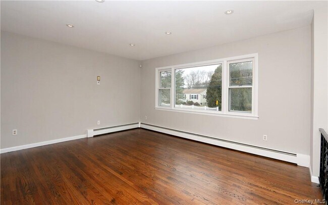 Building Photo - 158 Dykeman Rd