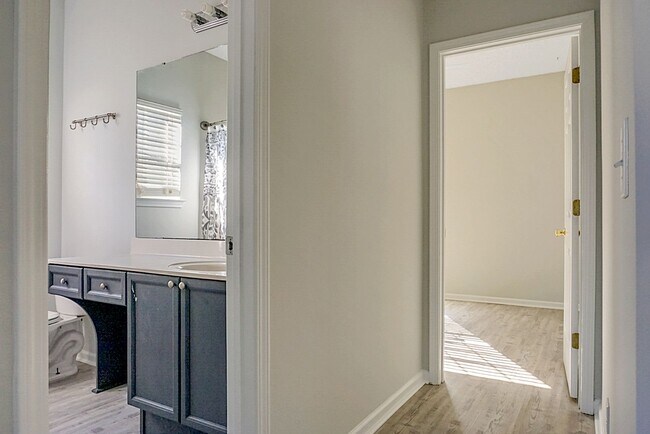 Building Photo - Cozy Comfort & Convenience: Your New 3 BR,...