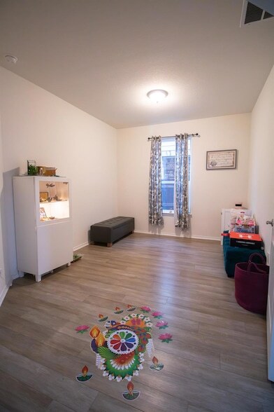 Building Photo - 2105 Ebony Dove St