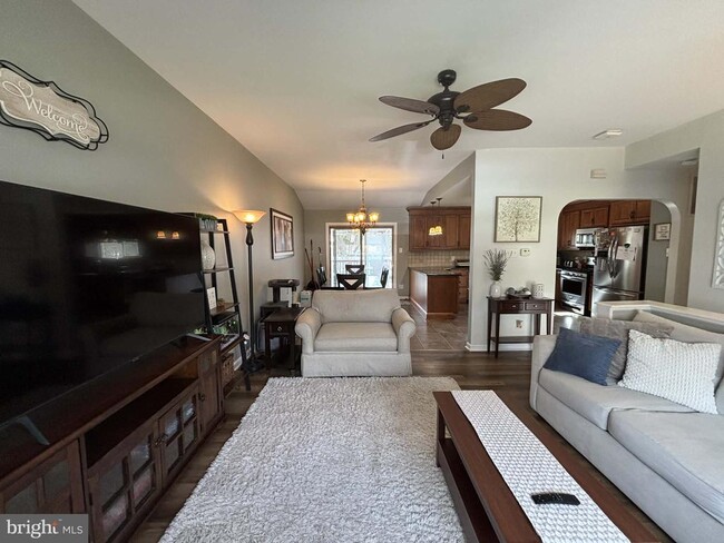 Building Photo - 30 Estate Rd