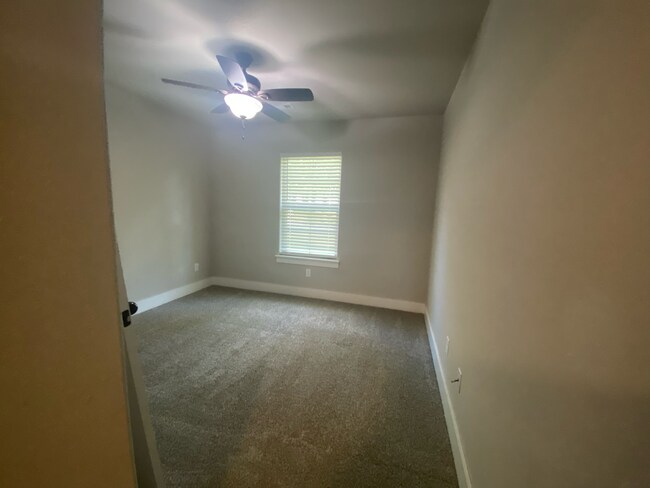 Building Photo - 1 Elms Cir