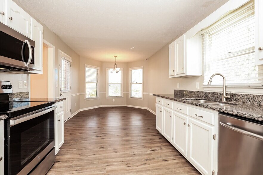 Building Photo - 1818 Pennington Dr