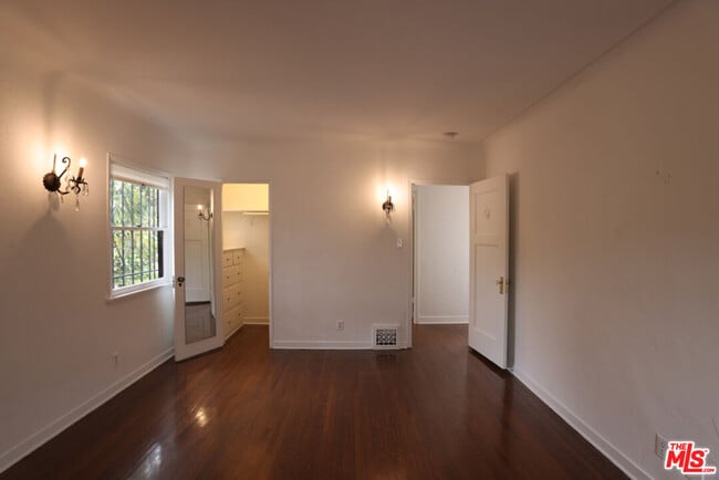 Building Photo - 755 N Crescent Heights Blvd