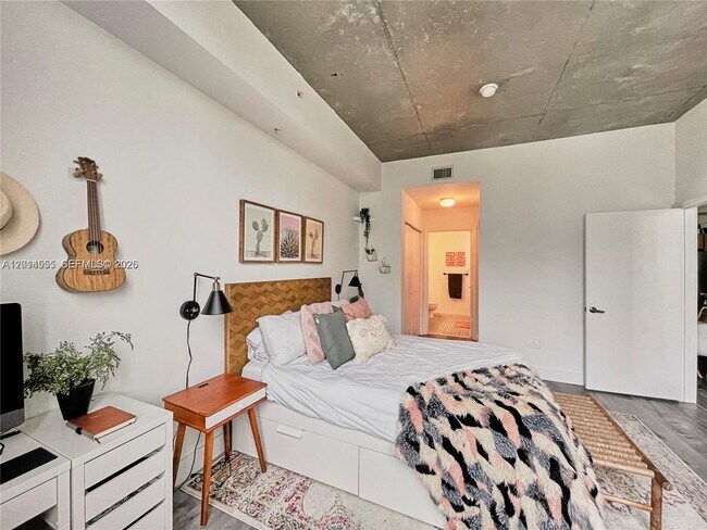 Building Photo - 2275 Biscayne Blvd