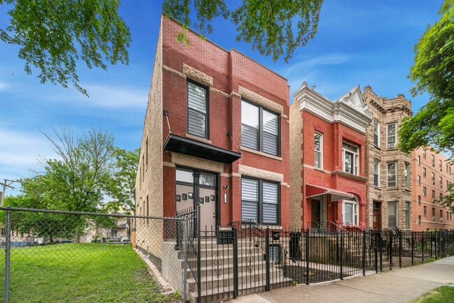 Building Photo - 1137 N Francisco Ave
