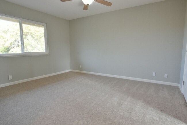 Building Photo - Remodeled and Spacious 4 Bedroom 2.5 Bath Home in Desirable South San Jose Neighborhood