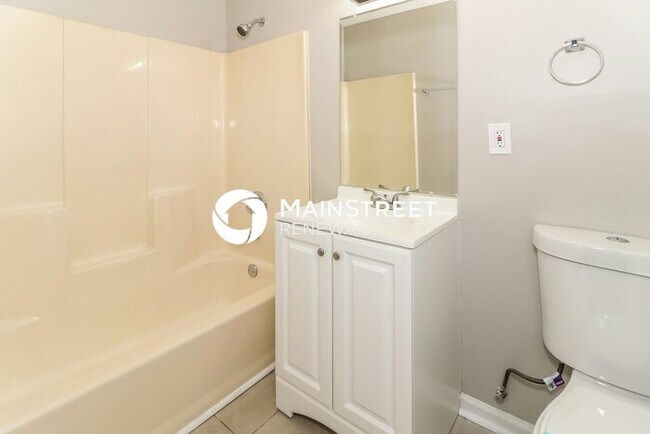 Building Photo - 3 Bedroom Pet-Friendly Home in Lithonia, GA with Main Street Renewal