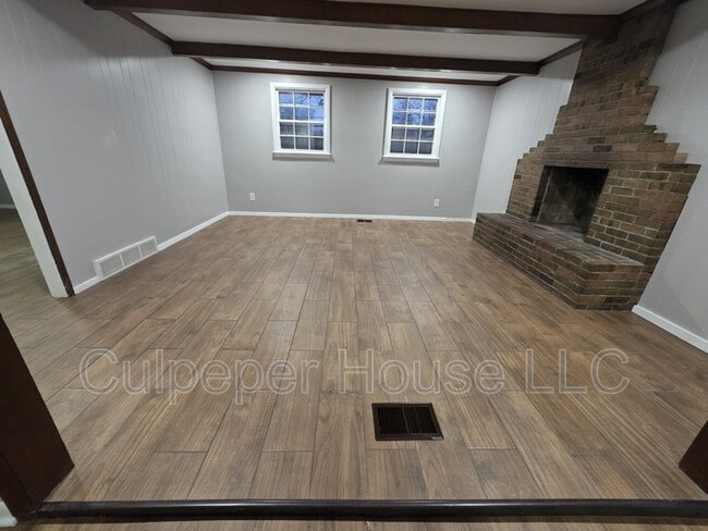 Building Photo - 3238 Van Fleet Pkwy